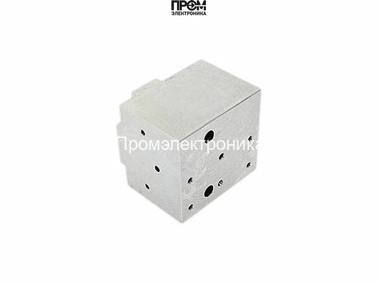 Распределительный блок 70 x 64 x 55 мм